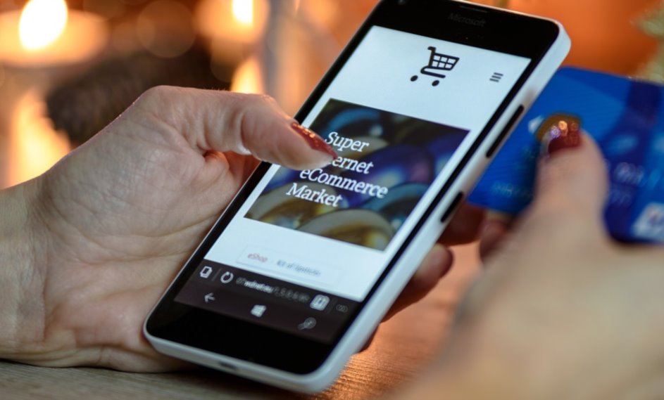 Shoppers twice as loyal online to in-store